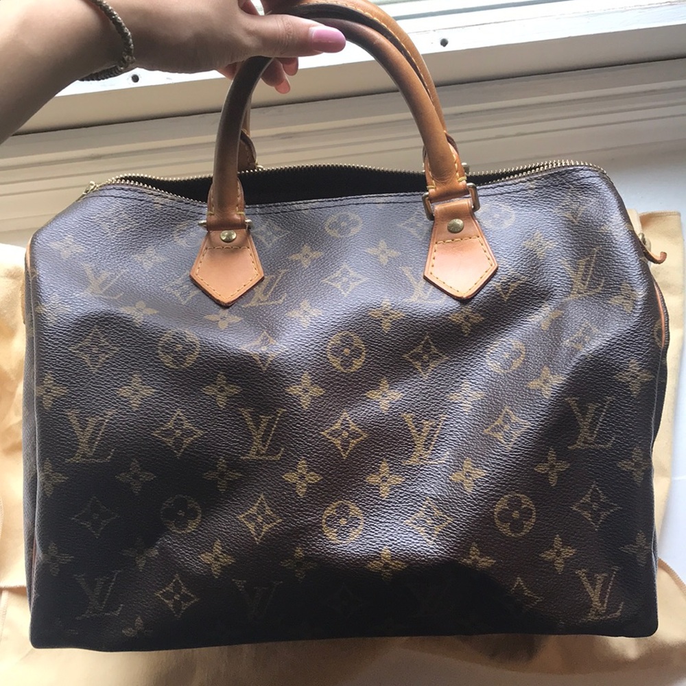 LOUIS VUITTON SPEEDY